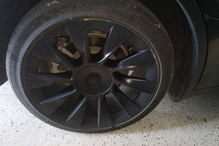 Used Tesla Model Y 2021 Standard Range Rear-Wheel Drive Version
