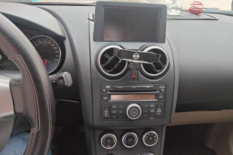 Used Nissan Qashqai 2011 2.0 XV Lea CVT 2WD Audio And AC Panel