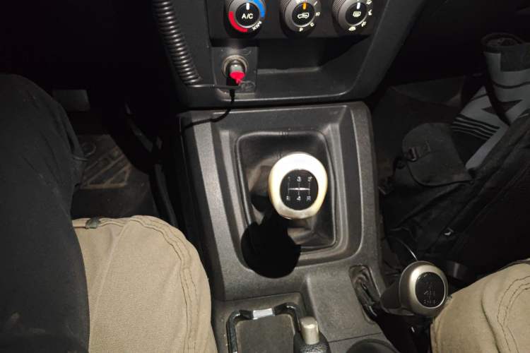 Used BAIC Off-Road BJ40 2014 2.4L Manual Cross-Country Edition
