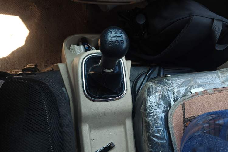 Used CHANGAN KAICHENG Ruixing M80 2019 1.5L Comfort Edition 4-Seater Single-Steaming Air Conditioner China VI Standard Flat Roof Dual-Swing Doors – DAM15KR Gear Lever