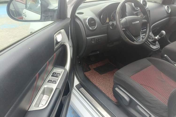 Used Haval H6 2016 Upgraded Model 1.5T Manual Two-Wheel Drive Value Edition
