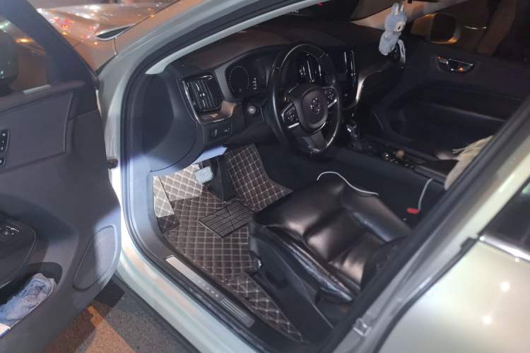 Used Volvo XC60 2018 T5 4x4 Zhiyi Edition