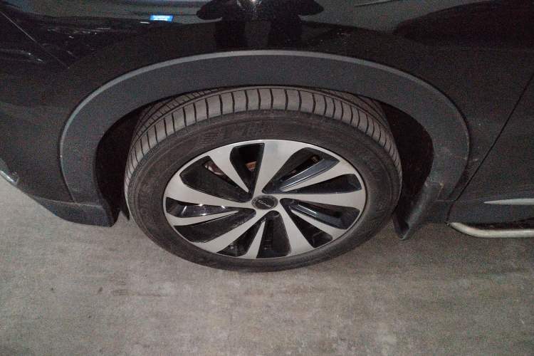 Used BYD Song PLUS New Energy 2024 HONOR Edition DM-i 110km Flagship PLUS
