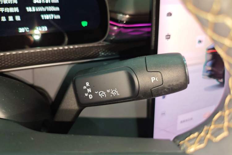 Used Zeekr 7X 2025 100 kWh Long-Range Rear-Wheel Drive with Intelligent Driving Features
