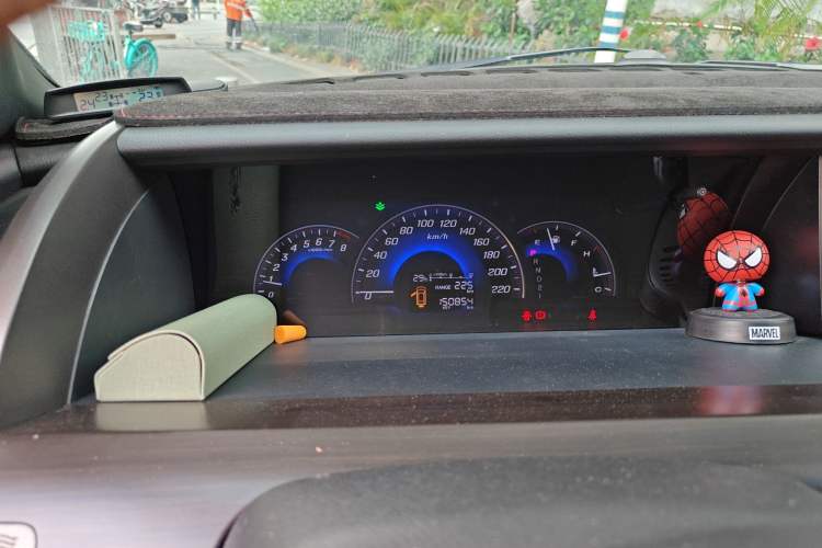 Used Honda Elysion 2012 2.4L VTi-S Prestige Edition Odometer Close Up