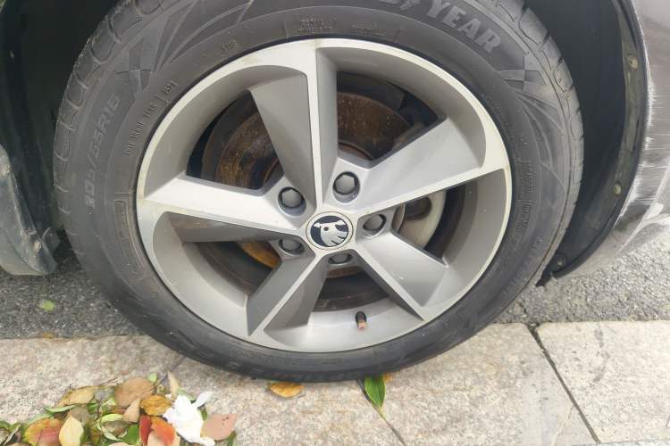 Used Skoda Octavia 2015 1.6L Manual Yijun Edition
