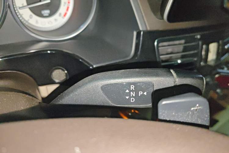 Used Mercedes-Benz E-Class 2014 E 260 L Sport Edition Gear Lever