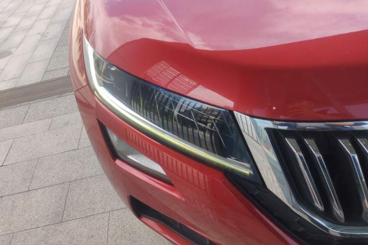 Used Skoda Kodiaq 2019 Facelifted TSI330 5-Seater Two-Wheel-Drive Luxury Enjoyment Edition China V Emission Standard
