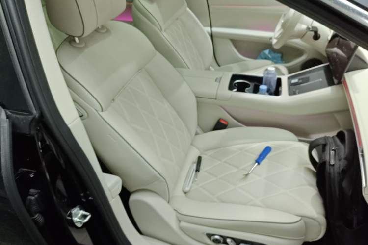 Used Hima Stelato S9 2025 Extended-Range Ultra Right Front Seat