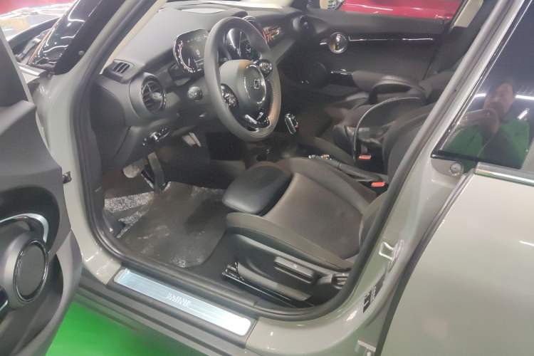 Used MINI MINI 2021 1.5T COOPER Artist Five-Door Edition