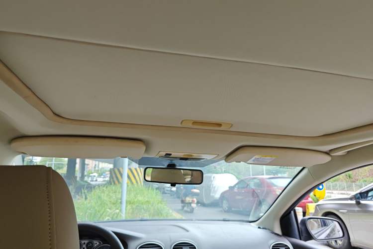 Used Ford Focus 2011 Sedan 1.8L Automatic Fashion Edition Headliner