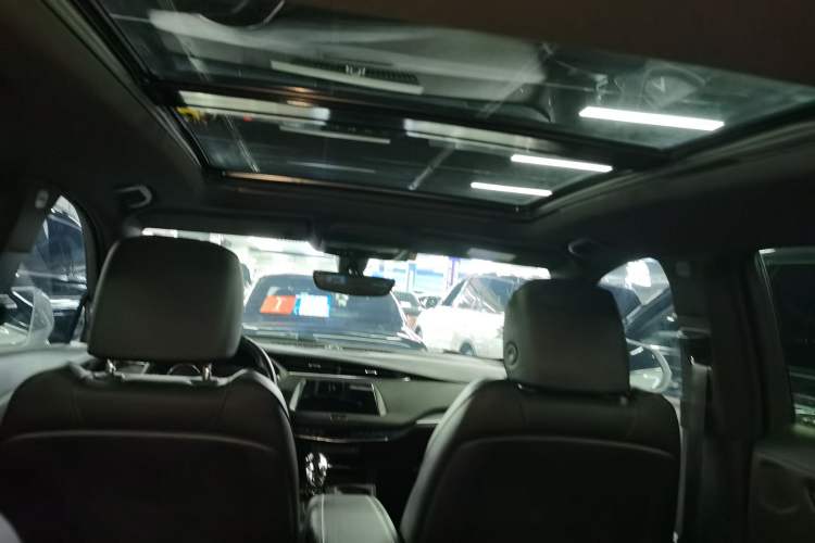 Used Cadillac XT4 2020 Revised Version 28T Two-Wheel Drive Leading Edition Headliner