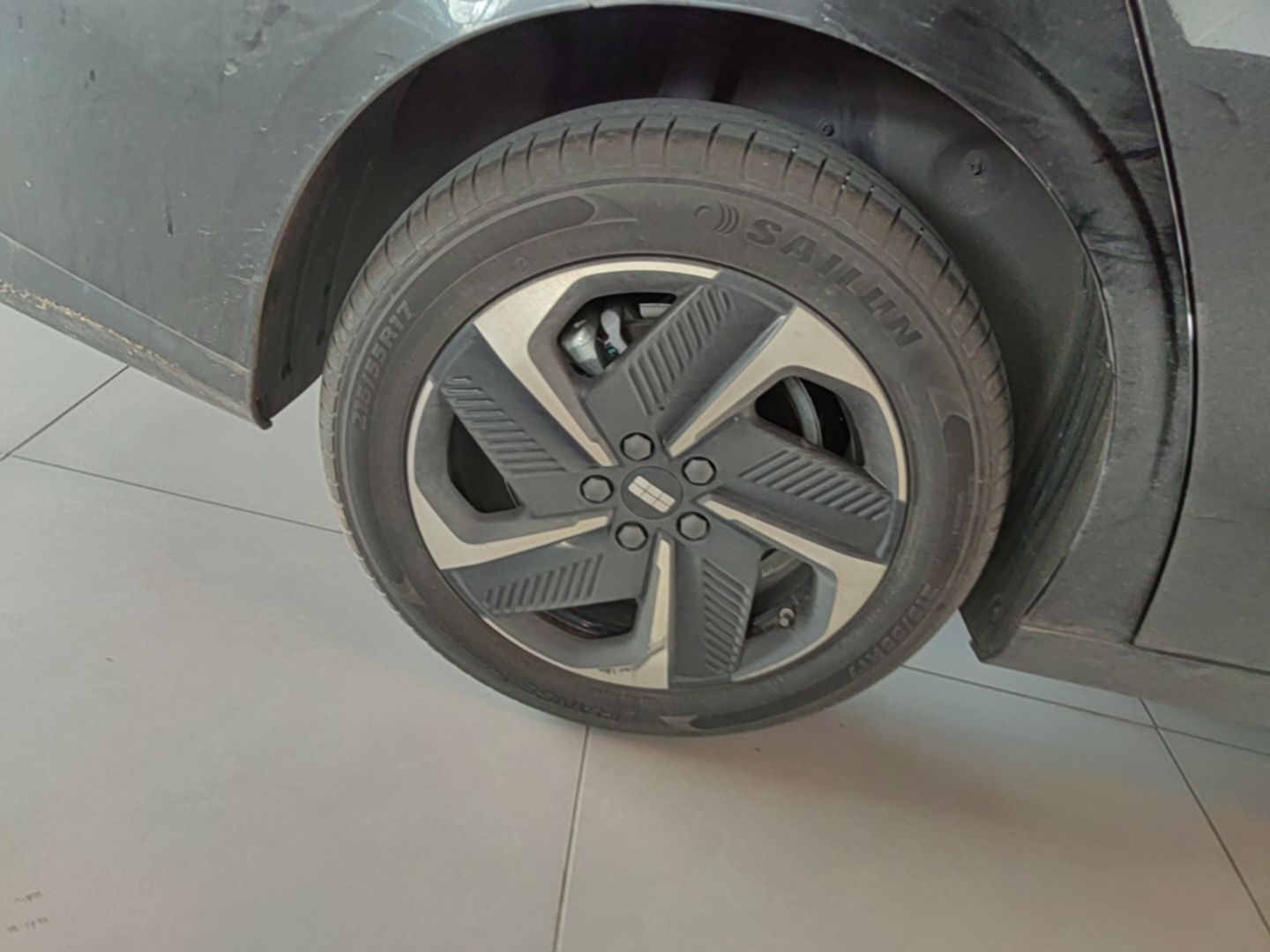 Geely Galaxy L6 2025 EM-i 140km Explorer+ Edition — снимка 11