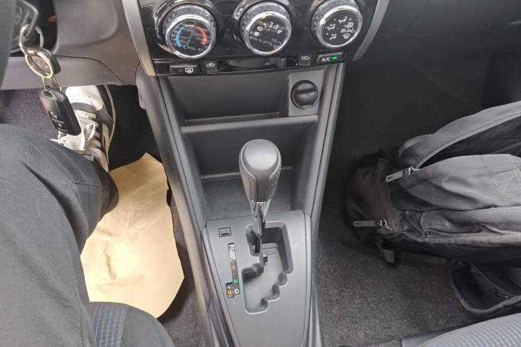 Used Toyota YARiS L Zhi Xiang 2017 1.5E CVT Dynamic Edition Gear Lever