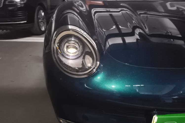 Used ORA Good Cat 2021 400km Standard Range Venus Edition Lithium-Ion Battery Right Front Headlight