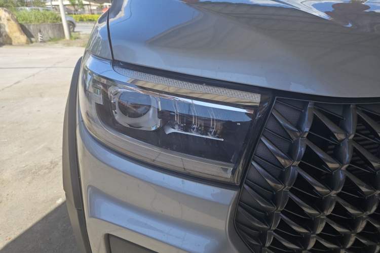 Used Great Wall Poer 2023 2.0T Commercial Version Automatic Diesel Two-Wheel Drive Elite Trim with Long Bed – GW4D20M Right Front Headlight