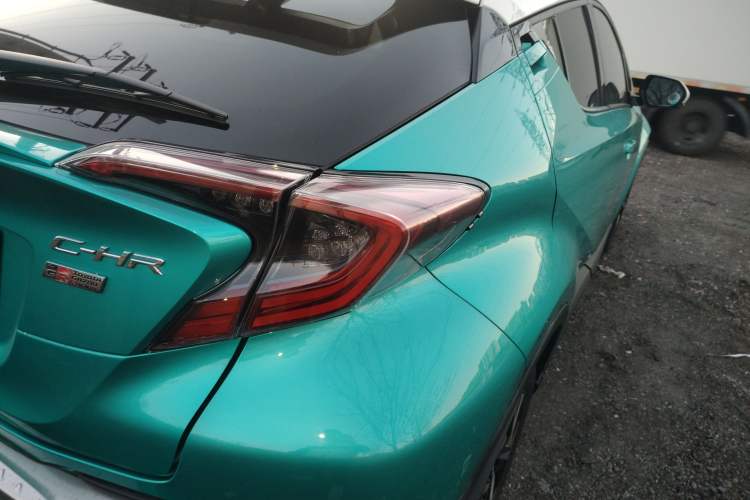 Used Toyota C-HR 2018 2.0L Luxury Sunroof Version China V Emission Standard