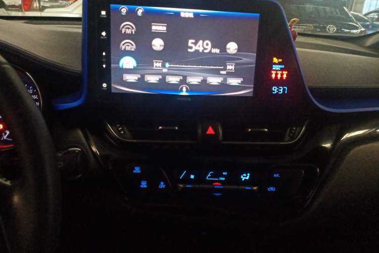 Used Toyota IZOA 2018 2.0L Yichi Version China VI Standard Audio And AC Panel