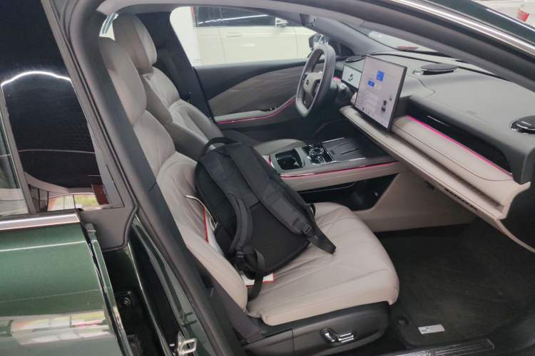 Used Geely Galaxy 8 2025 130km EM-i Deluxe Edition Right Front Seat