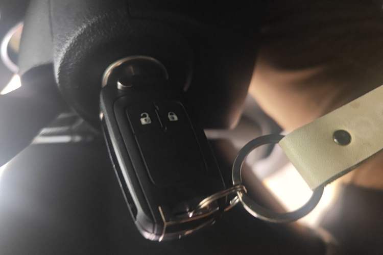 Used Buick Encore 2015 1.4T Automatic Two-Wheel Drive Urban Elite Version
