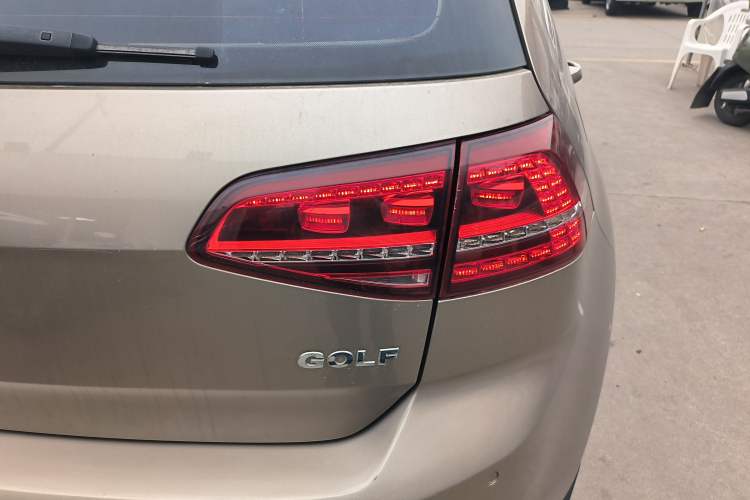 Used Volkswagen Golf 2016 1.6L Automatic Comfort Model Right Rear Taillight