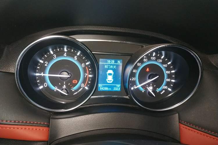 Used Haval H1 2016 Revised Version Blue Badge 1.5L AMT Luxury Edition Instrument Cluster