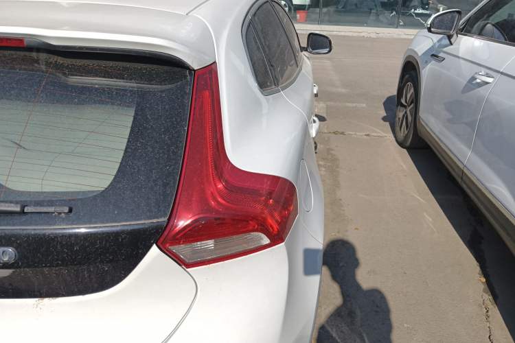 Used Volvo V40 2015 1.6T Zhiya Edition
