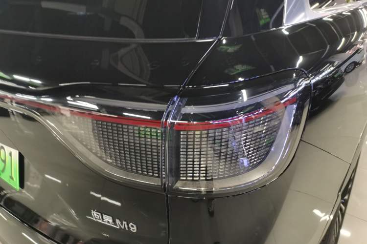 Used Hima AITO M9 2025 Extended-Range Ultra Version 52 kWh 5-Seater Edition