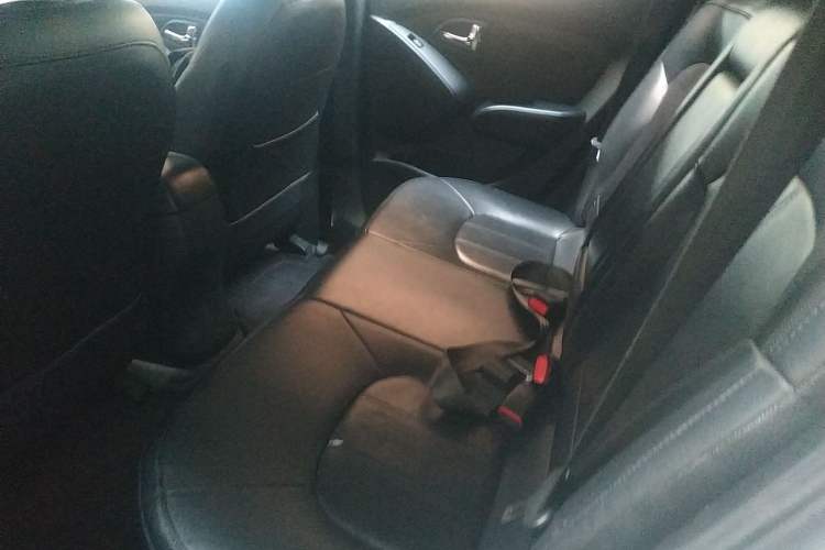 Used Hyundai ix35 2012 2.0L Automatic Two-Wheel Drive Elite Edition GLS Left Rear Seat