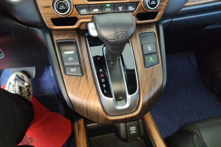 Used Honda CR-V 2017 240TURBO CVT Front-Wheel Drive Fashion Edition Gear Lever