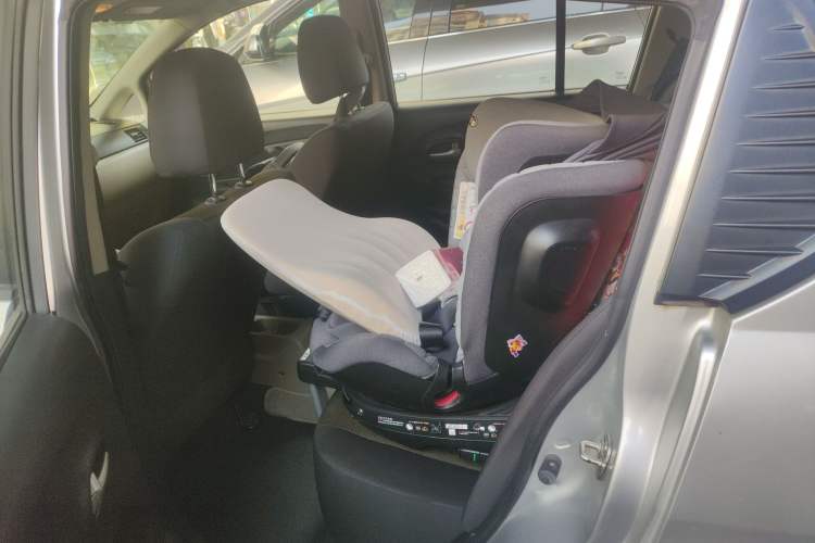 Used Venucia R50 2013 1.6L Manual Fashion Edition