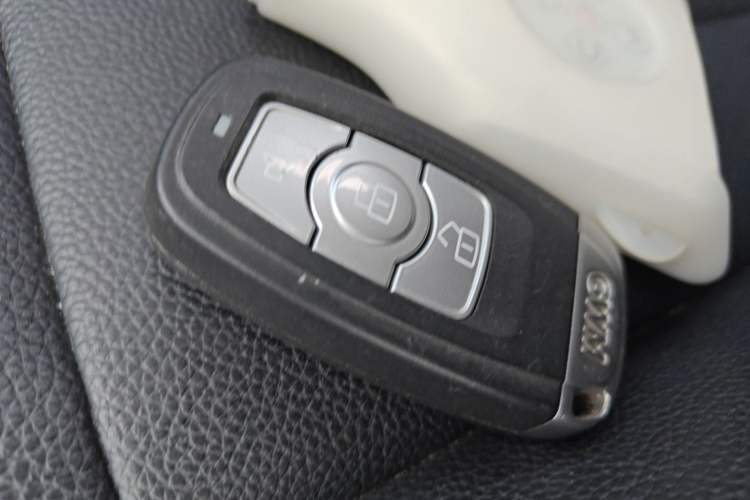 Used Haval H6 2016 Upgraded Model 1.5T Manual Two-Wheel Drive Elite Version