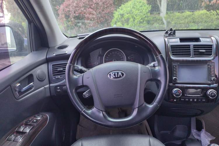 Used Kia Sportage 2013 2.0L Manual Two-Wheel Drive GLS Steering Wheel