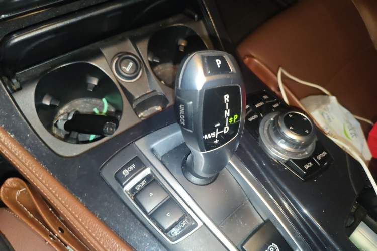 Used BMW 5 Series 2014 520Li Elegant Model
