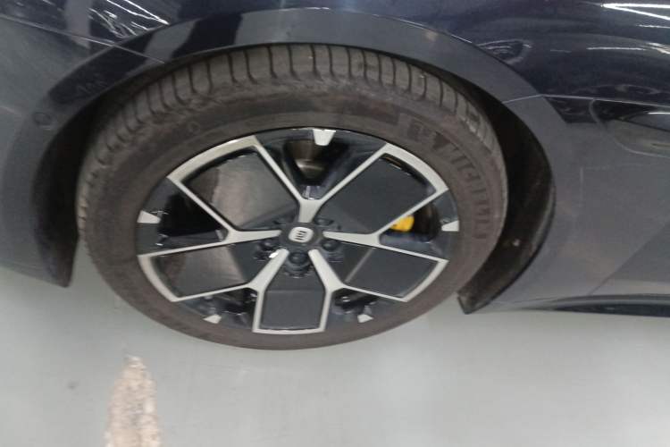 Used Xiaomi Auto SU7 2024 Four-Wheel Drive Ultra-Long Range Advanced Intelligent Driving Max Edition Exterior 4