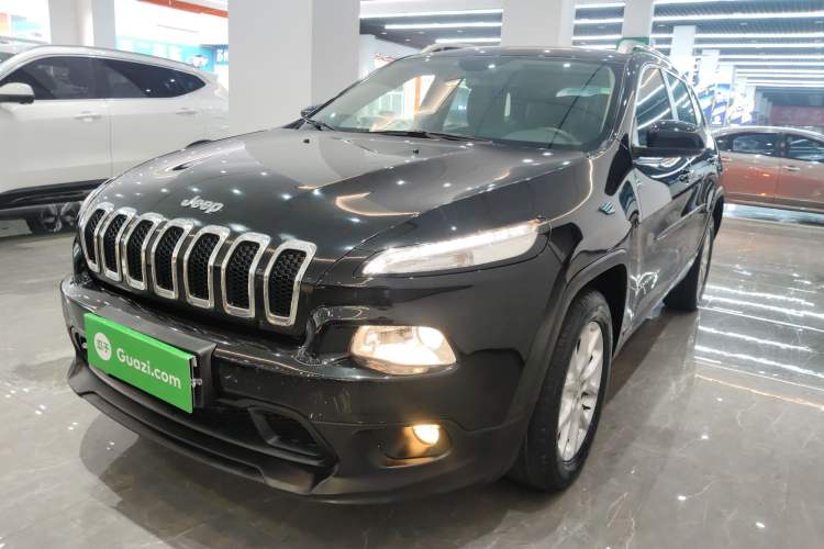 Used Jeep Cherokee 2017 2.0L Superior Edition