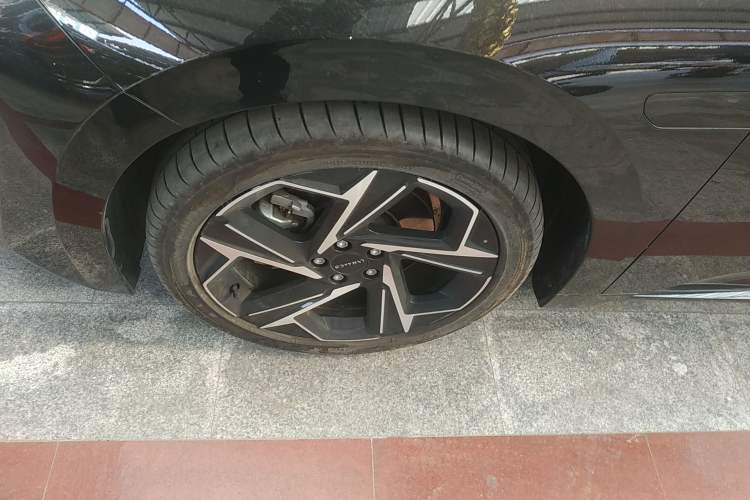 Used Lynk & Co 07 2024 EM-P 126 Long-Range Halo