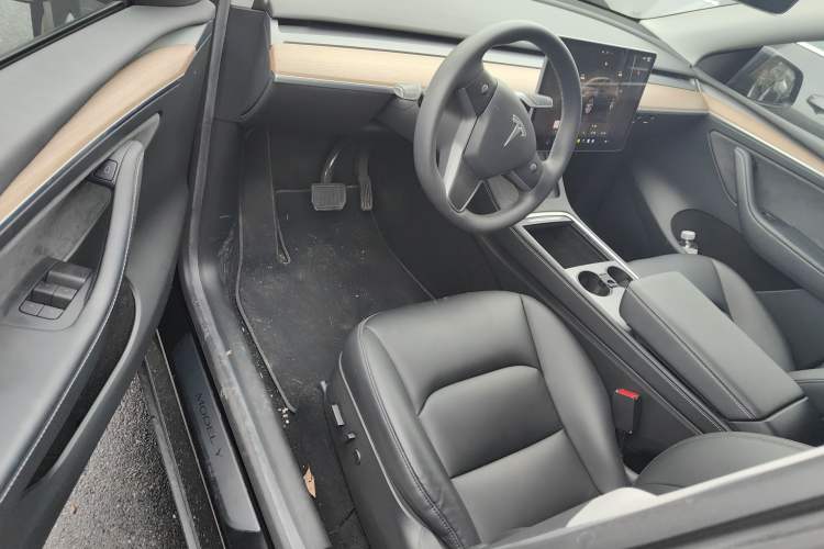 Used Tesla Model Y 2022 Rear-Wheel-Drive Version Driver Seat