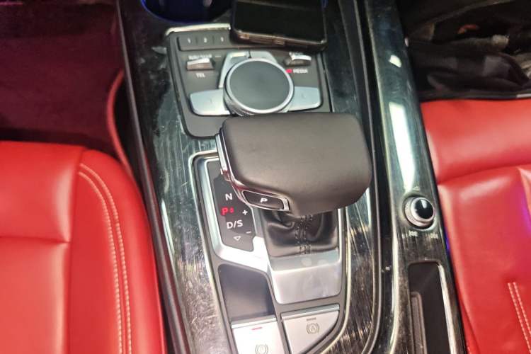 Used Audi A4L 2019 40 TFSI Fashion Version China V