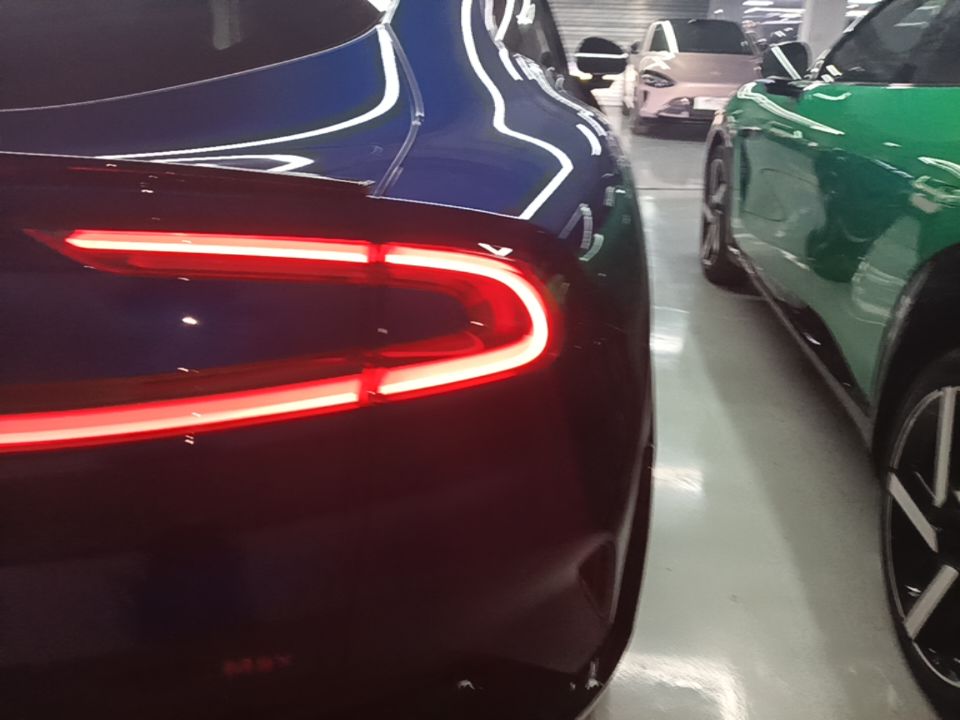 Xiaomi Auto YU7 2025 Ultra-Long Range High-Performance All-Wheel-Drive Max Edition — снимка 9