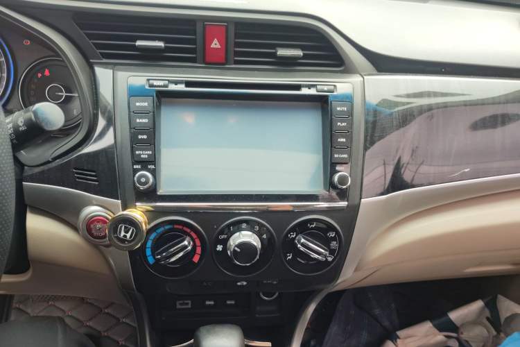 Used Honda Crider 2013 1.8L automatic luxury edition Audio And AC Panel