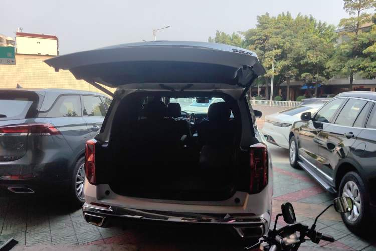 Used GAC Trumpchi GS8 2022 Dual-Engine Series 2.0TM Two-Wheel Drive Prestige Edition (7 Seats) Trunk