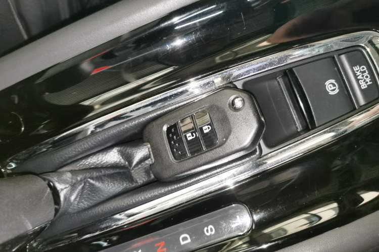 Used Honda Vezel 2020 1.5L CVT Pioneer Edition