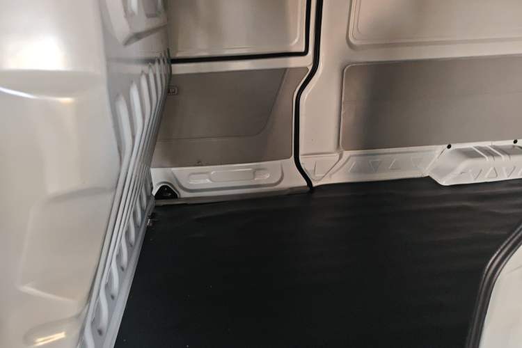 Used Jinbei New Hiace X30L 2022 1.5L Super Enjoyment Edition Air-Conditioning-Free Van China VI Standard SWC15M Left Rear Seat