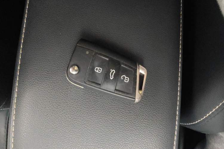 Used Volkswagen Tiguan L 2019 330TSI Automatic Two-Wheel Drive Panoramic Comfort Edition China VI Standard
