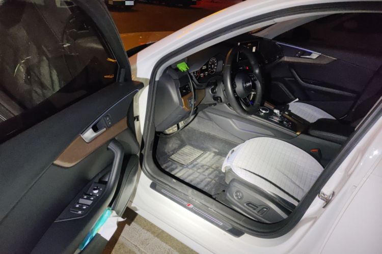 Used Audi A4L 2018 30th Anniversary Edition 40 TFSI Sport Edition Driver Seat