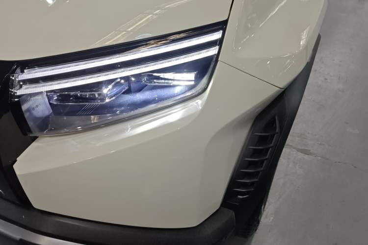 Used Formula Leopard Titanium 3 2025 Model 501KM Rear-Drive Ultra Version Left Front Headlight