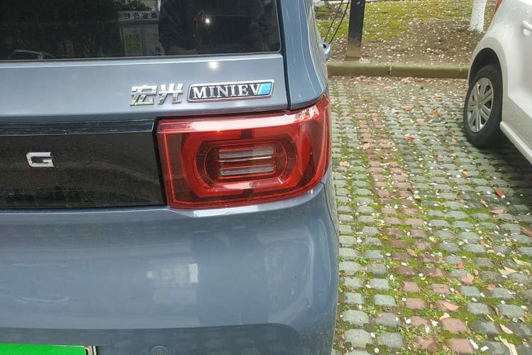 Used Wuling Hongguang MINIEV 2022 Macaron Premium Model – Lithium Iron Phosphate
