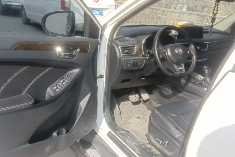 Used Dongfeng Fengon 580 2017 1.5T CVT Smart Style Model Driver Seat