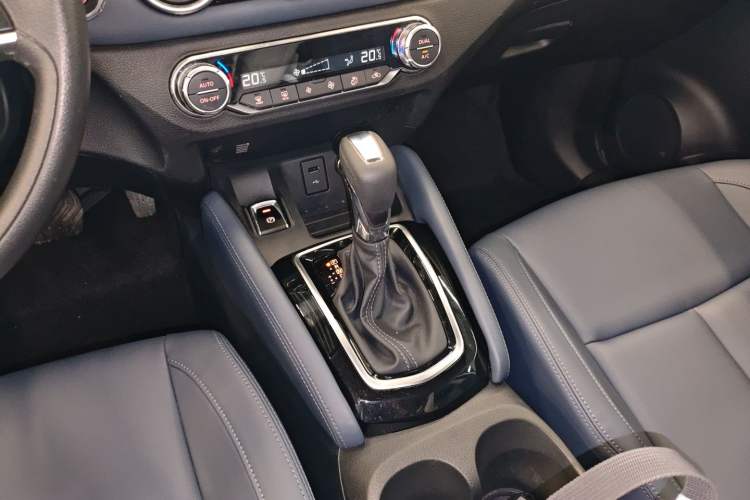 Used Nissan Qashqai 2025 Honor 2.0L CVT XV Genuine Edition Gear Lever